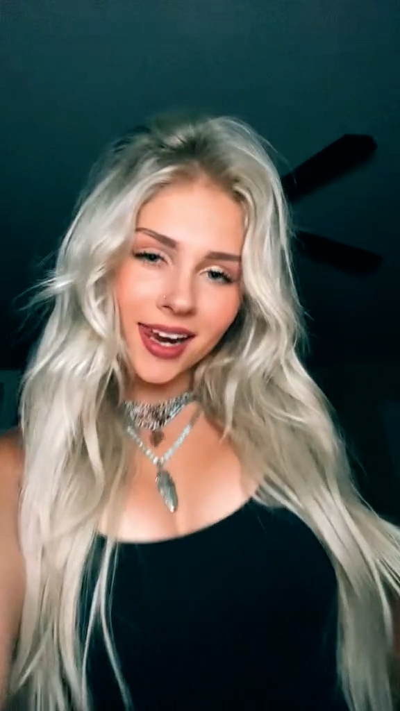 Lindsay Bercosky Viral video so hot