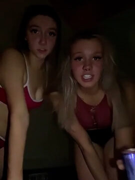 Crazyjamjam Nude show with her friend – Onlyfans