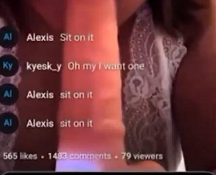 Shawty Bae Play dildo in livestream so hot